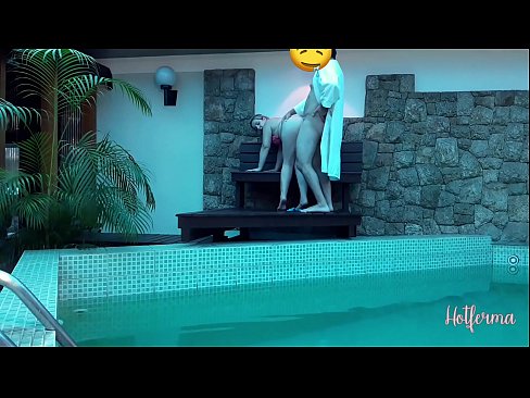 ❤️ Boss neskamea igerilekura gonbidatzen du, baina ezin izan dio beroari eutsi Errusiar porno gurean eu.porn-93.ru ❌