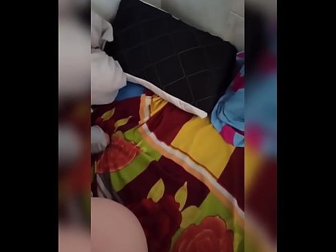 ❤️ Nire gelakidea etxean bakarrik geratzen da, bere senarra oporretara joaten delako eta nik izorratzeko eta ipurdia esnez betetzeko aprobetxatzen dut Errusiar porno gurean eu.porn-93.ru ❌